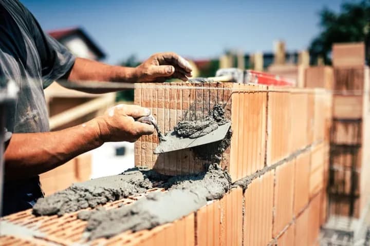 Jaki piasek do zaprawy cementowej? Kluczowe cechy i proporcje