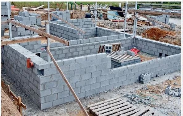 Ile zaprawy do bloczków betonowych - kluczowe informacje i porady