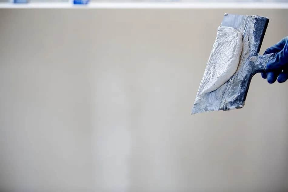 Jak rozrobić gładź szpachlową - uniknij najczęstszych błędów i zyskaj idealną konsystencję