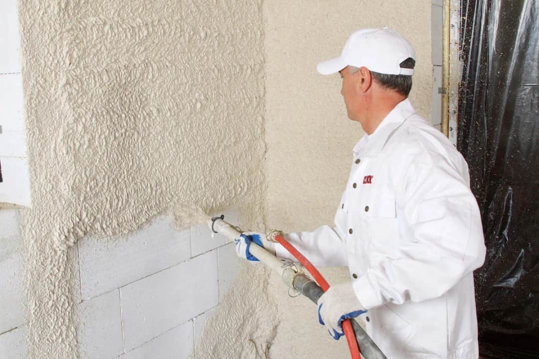 Jak wygładzić tynk gipsowy: proste techniki na idealną powierzchnię