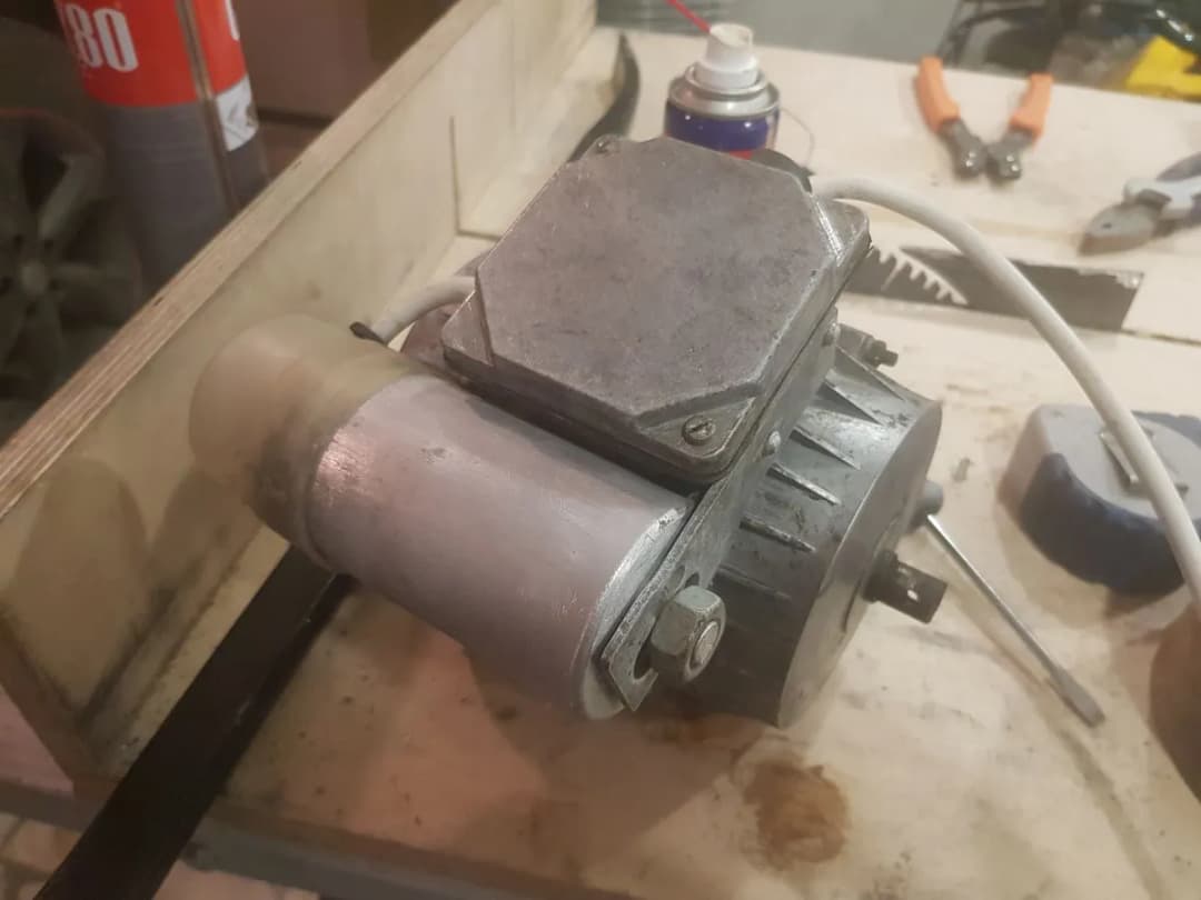 Jaki silnik do betoniarki 250 – wybierz najlepszą opcję dla siebie