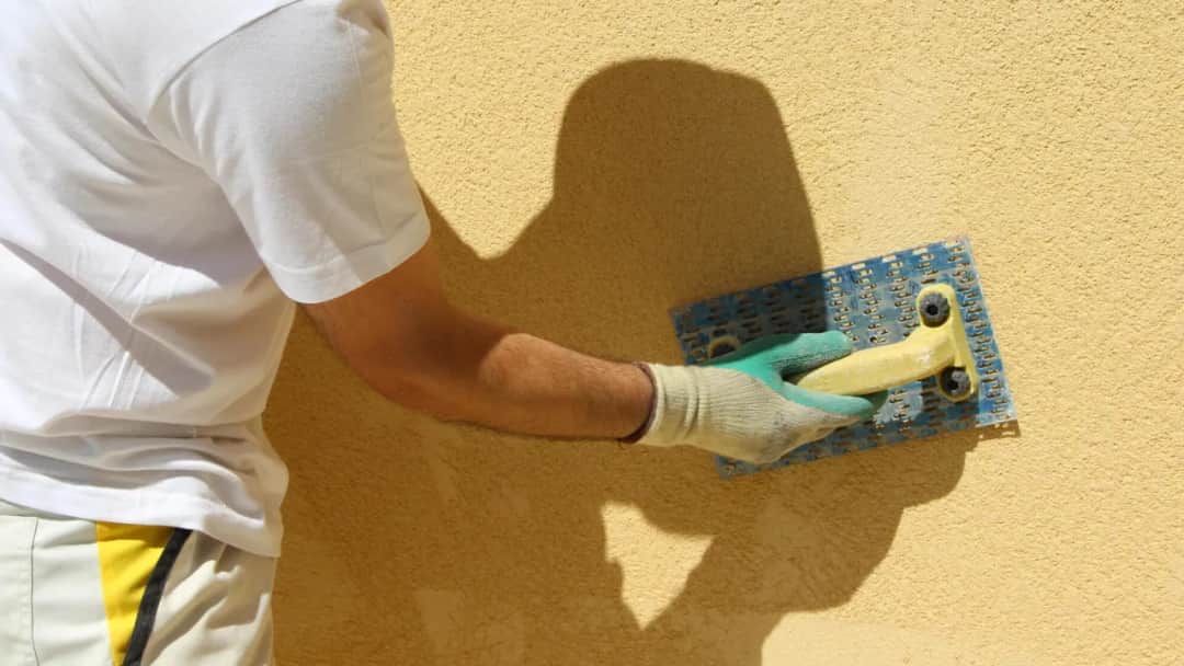 Jak kłaść tynk silikonowy - unikaj najczęstszych błędów i problemów