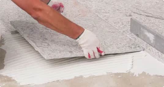 Najlepsza zaprawa do granitu: uniknij przebarwień i trwałość gwarantowana