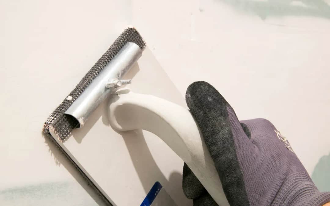 Jak położyć gładź na sufit: 9 kroków do idealnej powierzchni