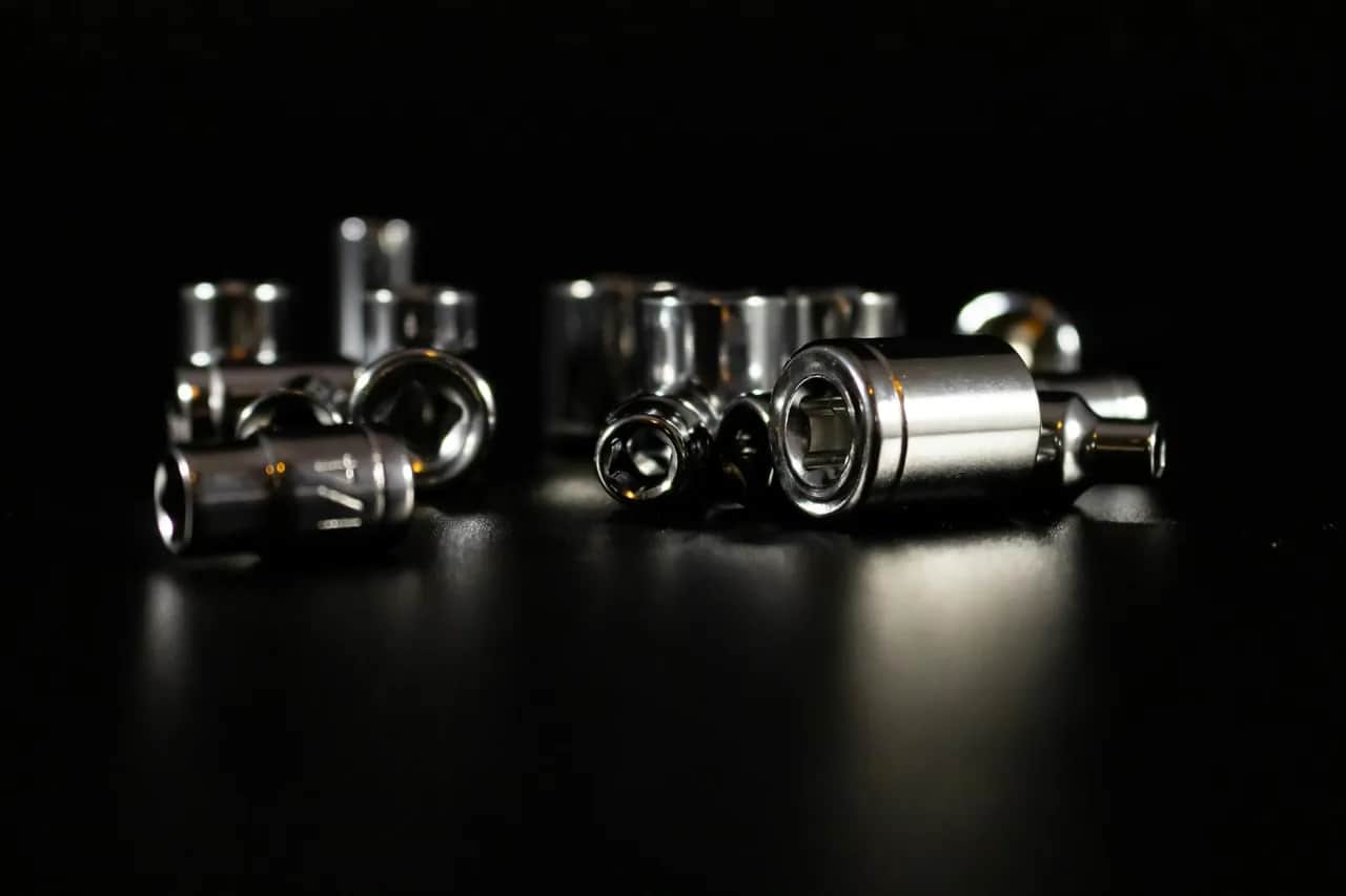 Twardościomierz do metalu - jak działa i do czego służy?